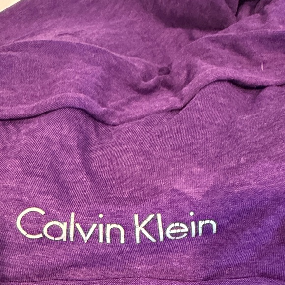 Calvin Klein Purple scarf great condition super soft - Picture 3 of 7